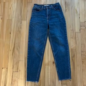 Levi’s Mom jean